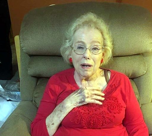 Loretta Rogers photo gallery thumbnail 107 of 126