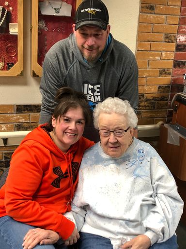 Betty Lou Ward photo gallery thumbnail 48 of 121