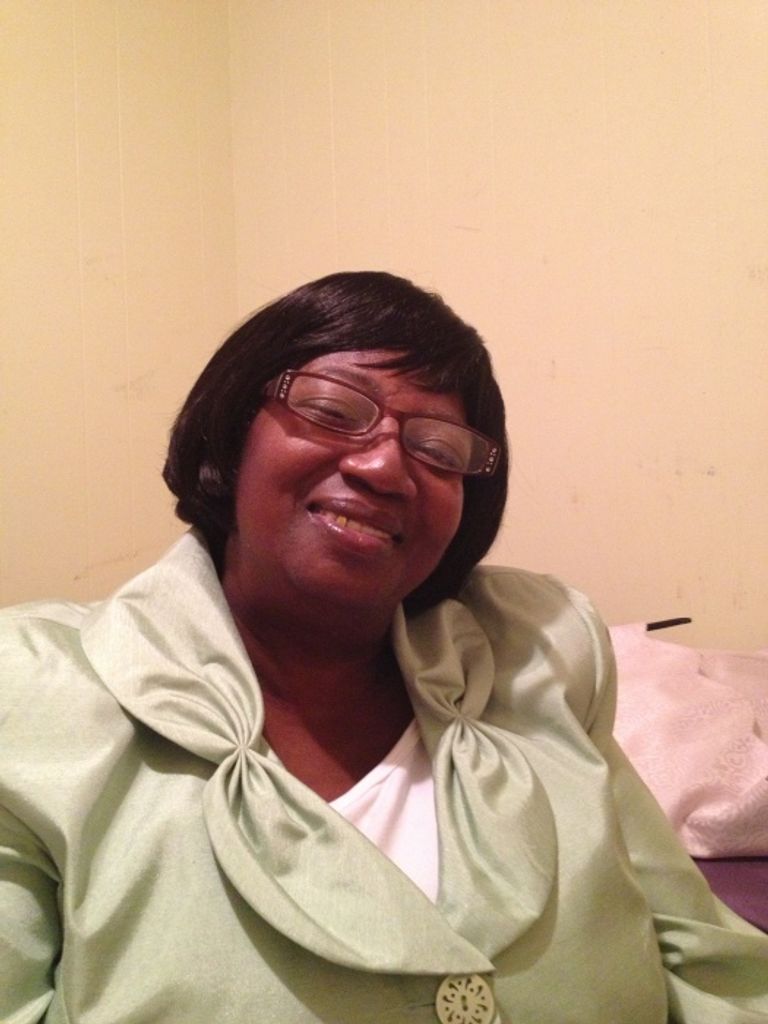 Vivian Holmes