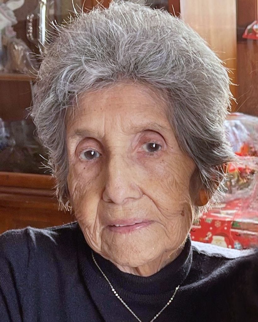 Nellie Lobato