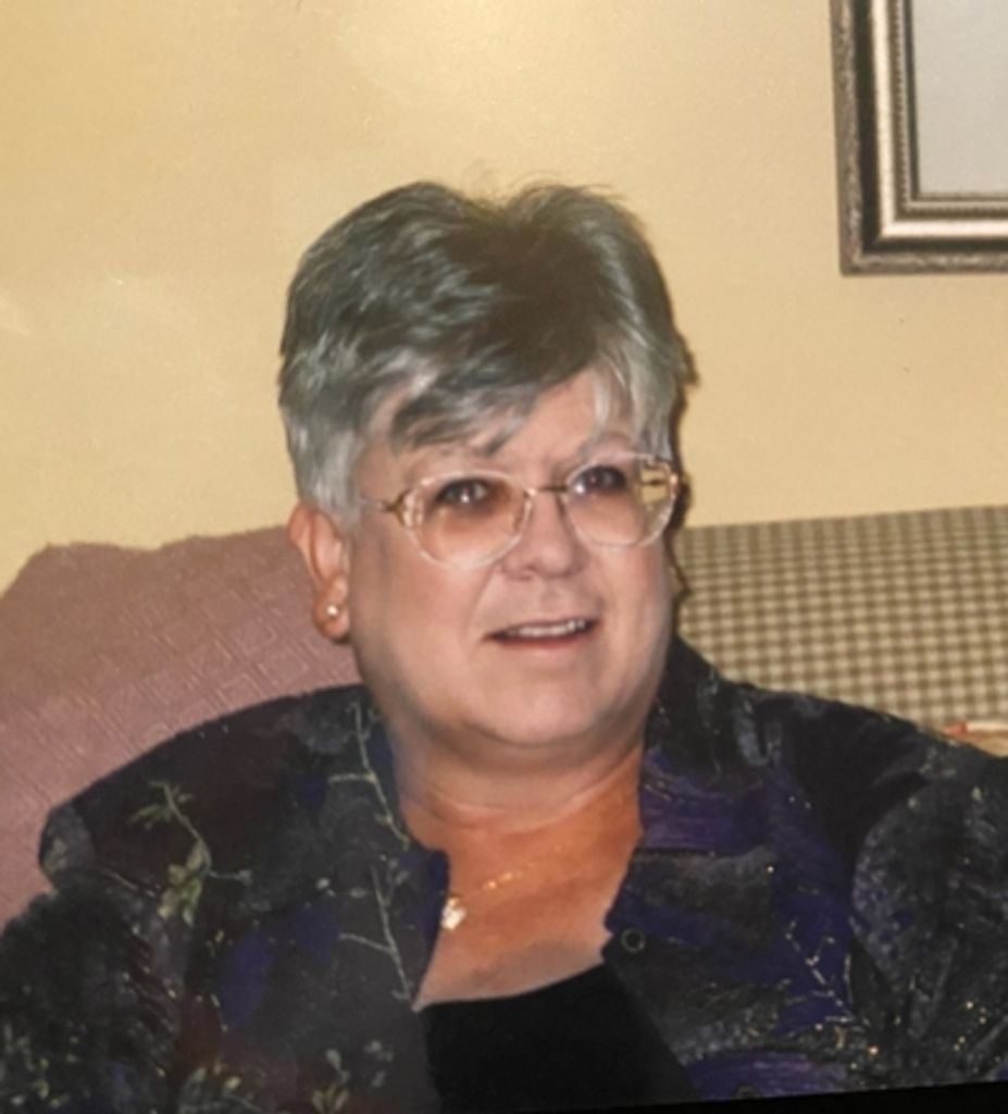 Sandra Helton Profile Photo