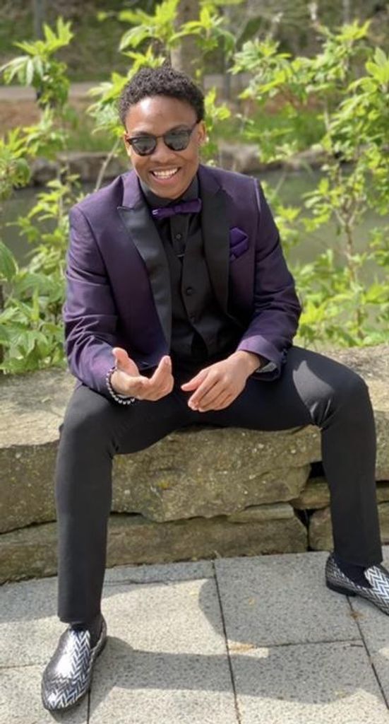 Carlos Deshun Hall Ii