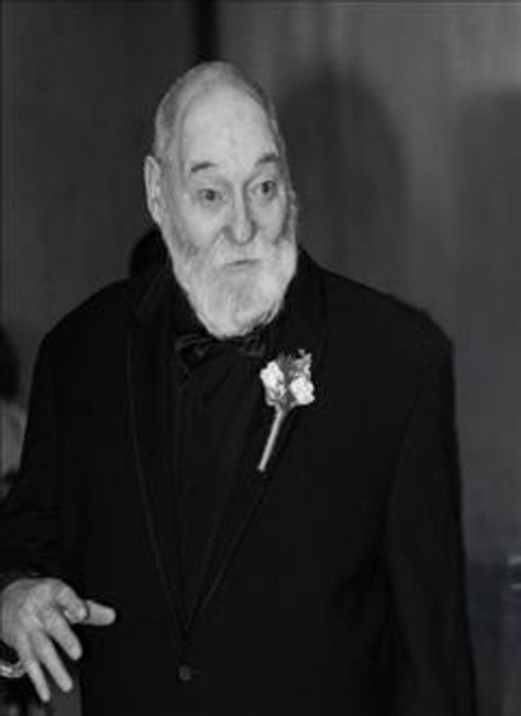 Lowell Newton Profile Photo
