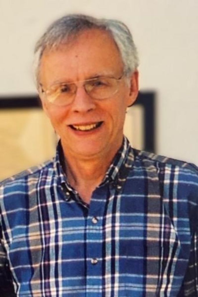 Rev. Ross Macdonald Profile Photo