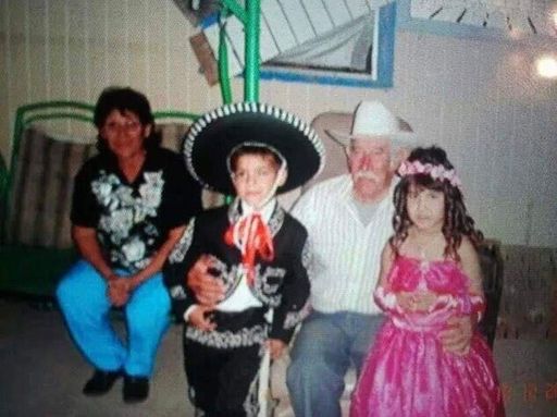 Santos Valdez Sr. photo gallery thumbnail 100 of 151