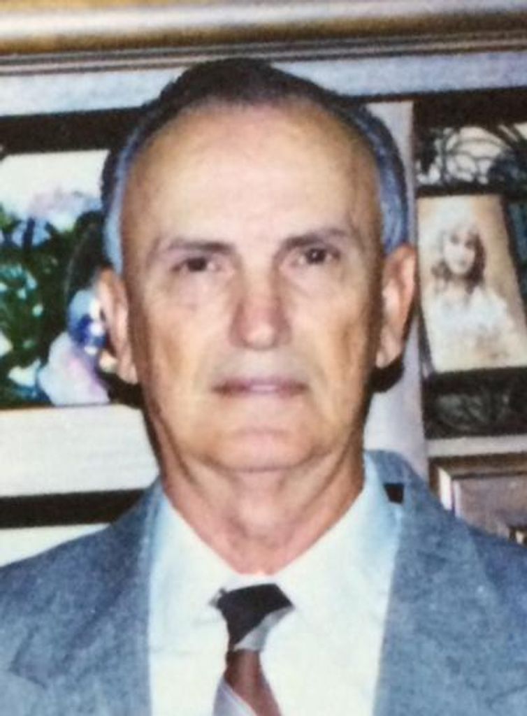 Newton Richard Profile Photo
