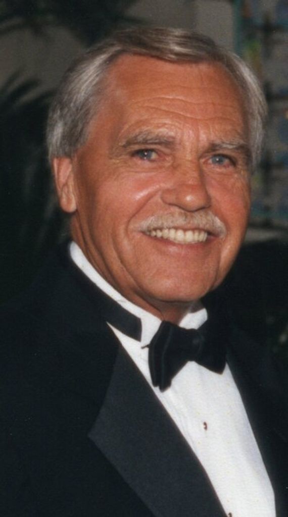 Leston "Tom" Carlson Profile Photo