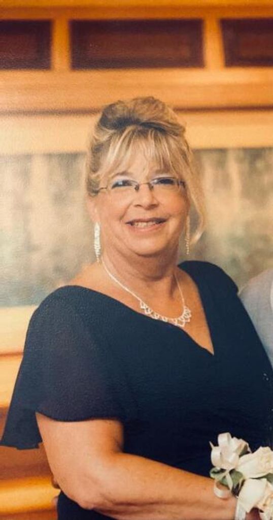 Paula (Tarnowski)  Lumalcuri Profile Photo