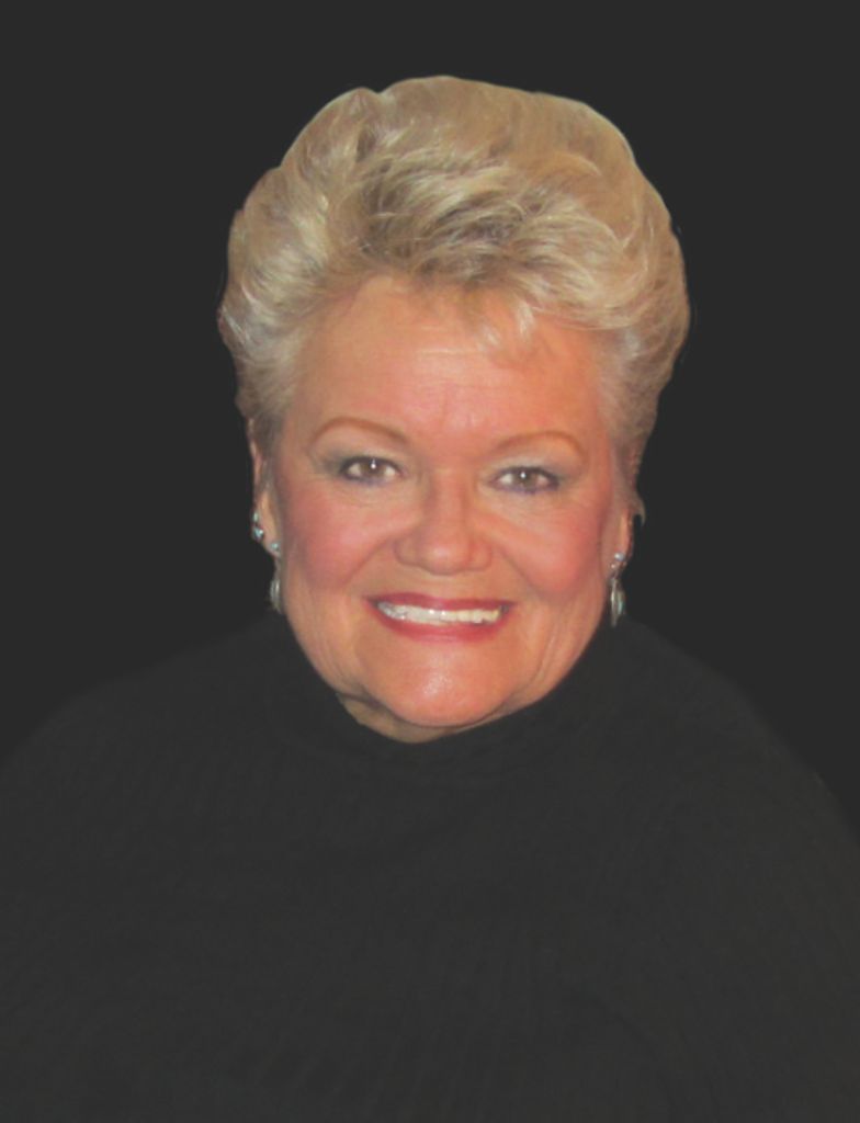 Mariana (Blomskog)  Sokalski Profile Photo