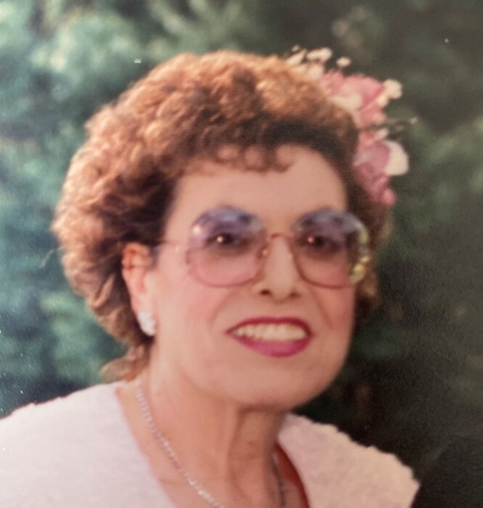 Filomena "Phyllis" (Passaretti)  Russillo