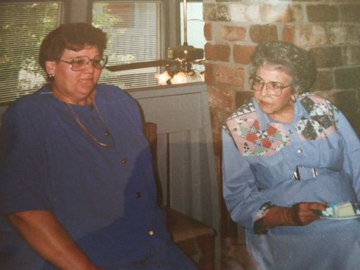 Anne Marie Seybold photo gallery thumbnail 25 of 36