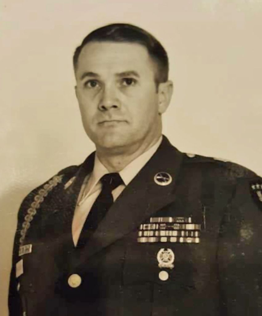 Robert Richard "Mac" Mclaughlin