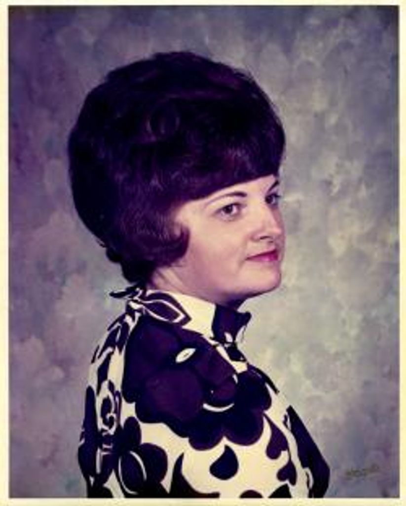 Mrs.  Delorese B. Knowles, 70