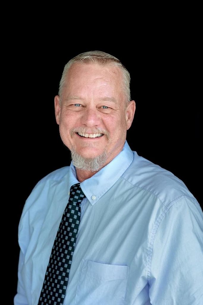 Daniel Vernon Golden Profile Photo