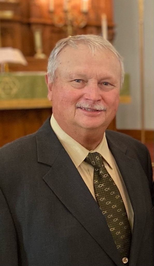Larry Lloyd Bomhoff Profile Photo