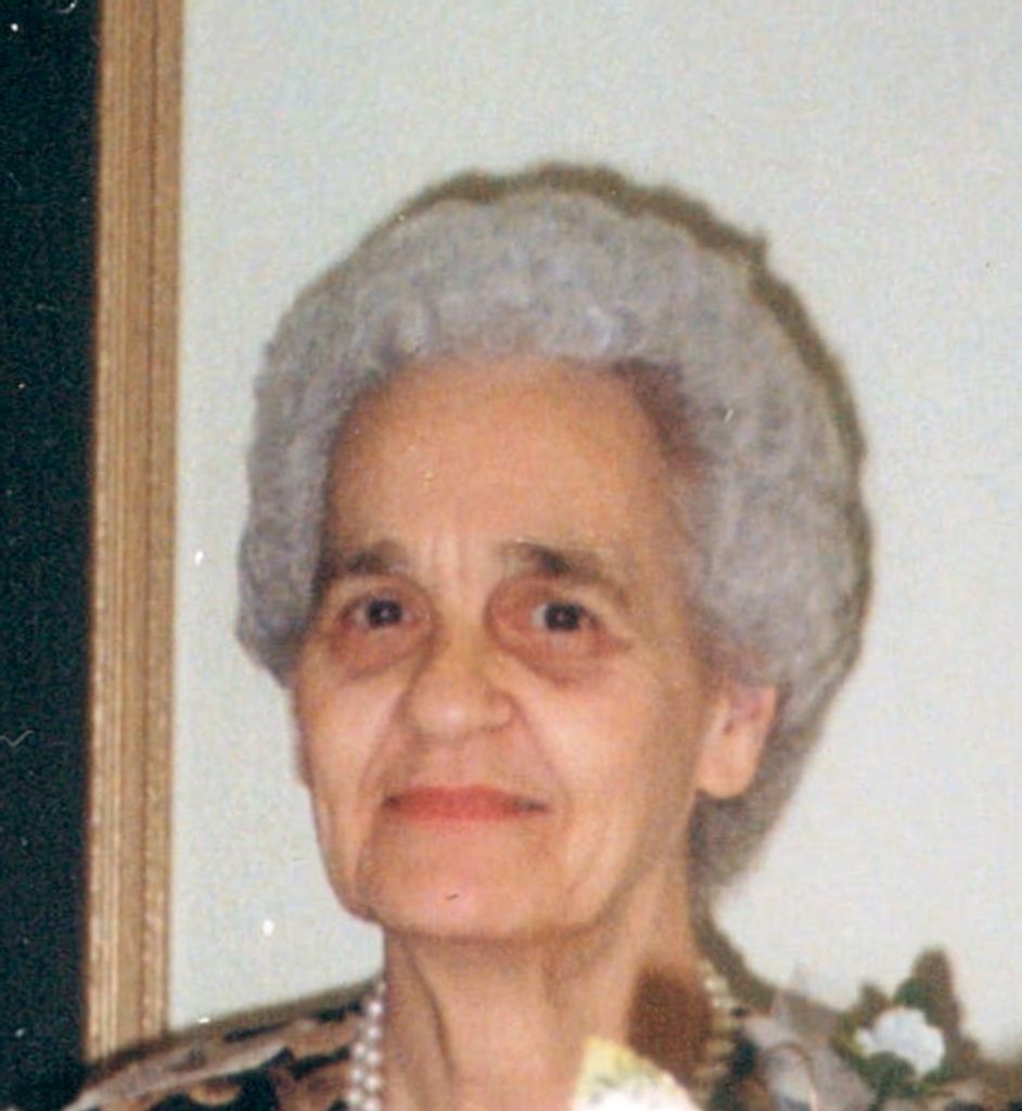 Maxine Chapman of Oakdale, TN