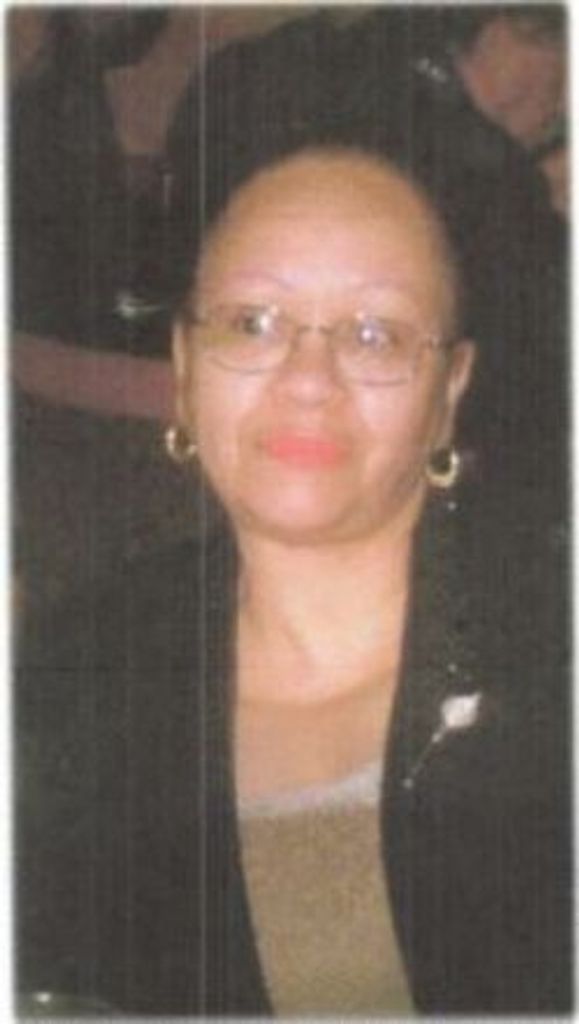 Stephanie  Lyne Woods