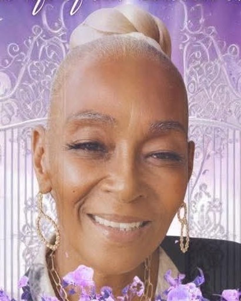 ESTELLA YOUNGBLOOD Profile Photo