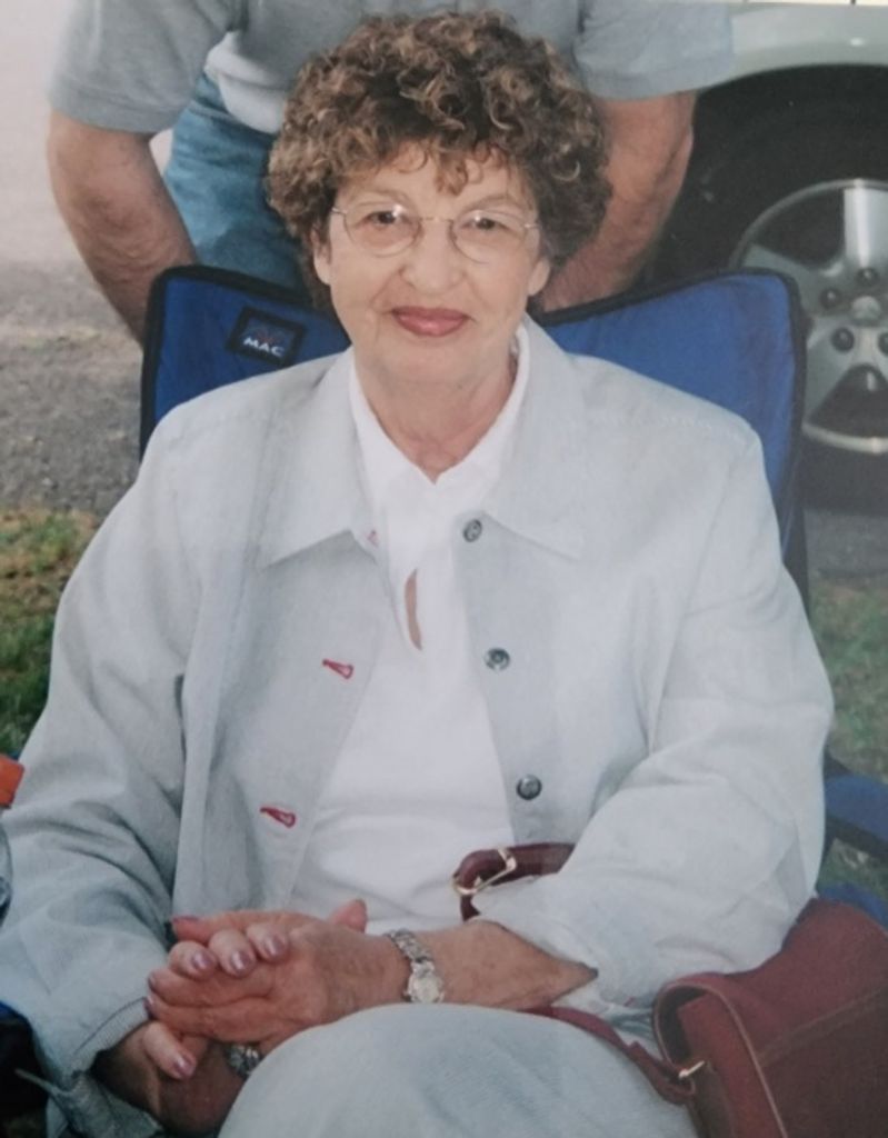 Doris (Householder)  Hendricks Profile Photo