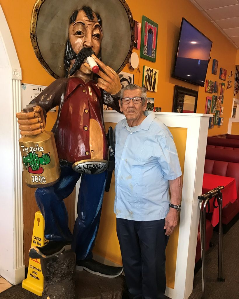 Manuel Flores Profile Photo