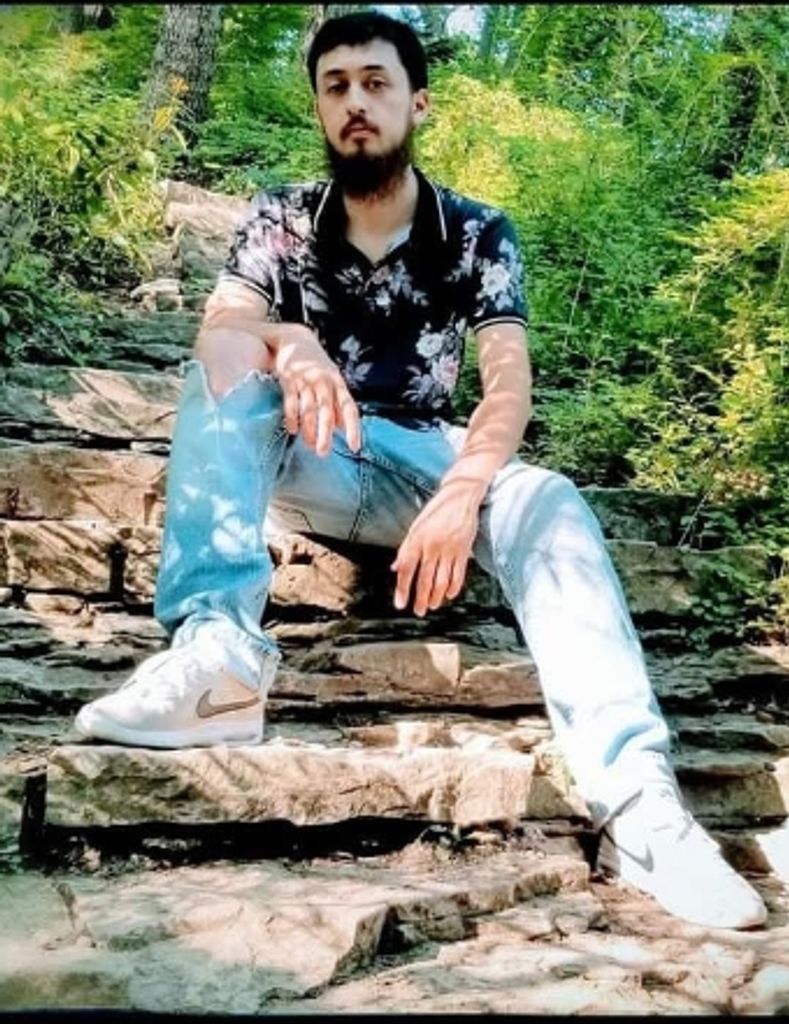 Dustin E. Roth Profile Photo