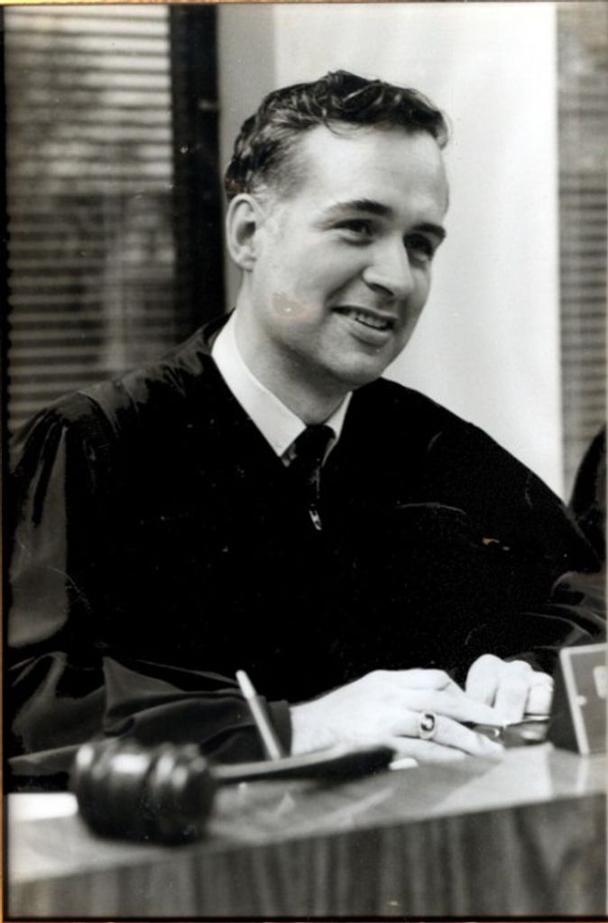 Robert E. "Robin" Farnell III Profile Photo