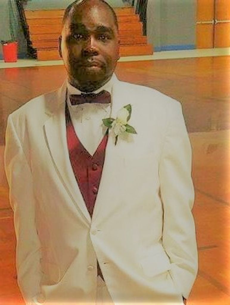 Lamarcus Jones Profile Photo