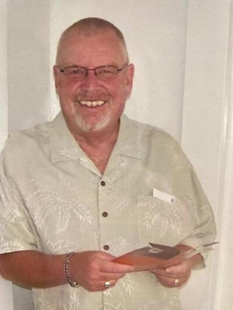 Russell E Huxhold Profile Photo