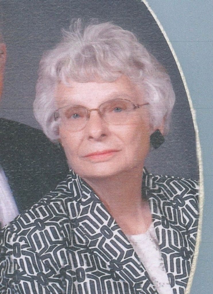 Ruth E Banderet (Moore)