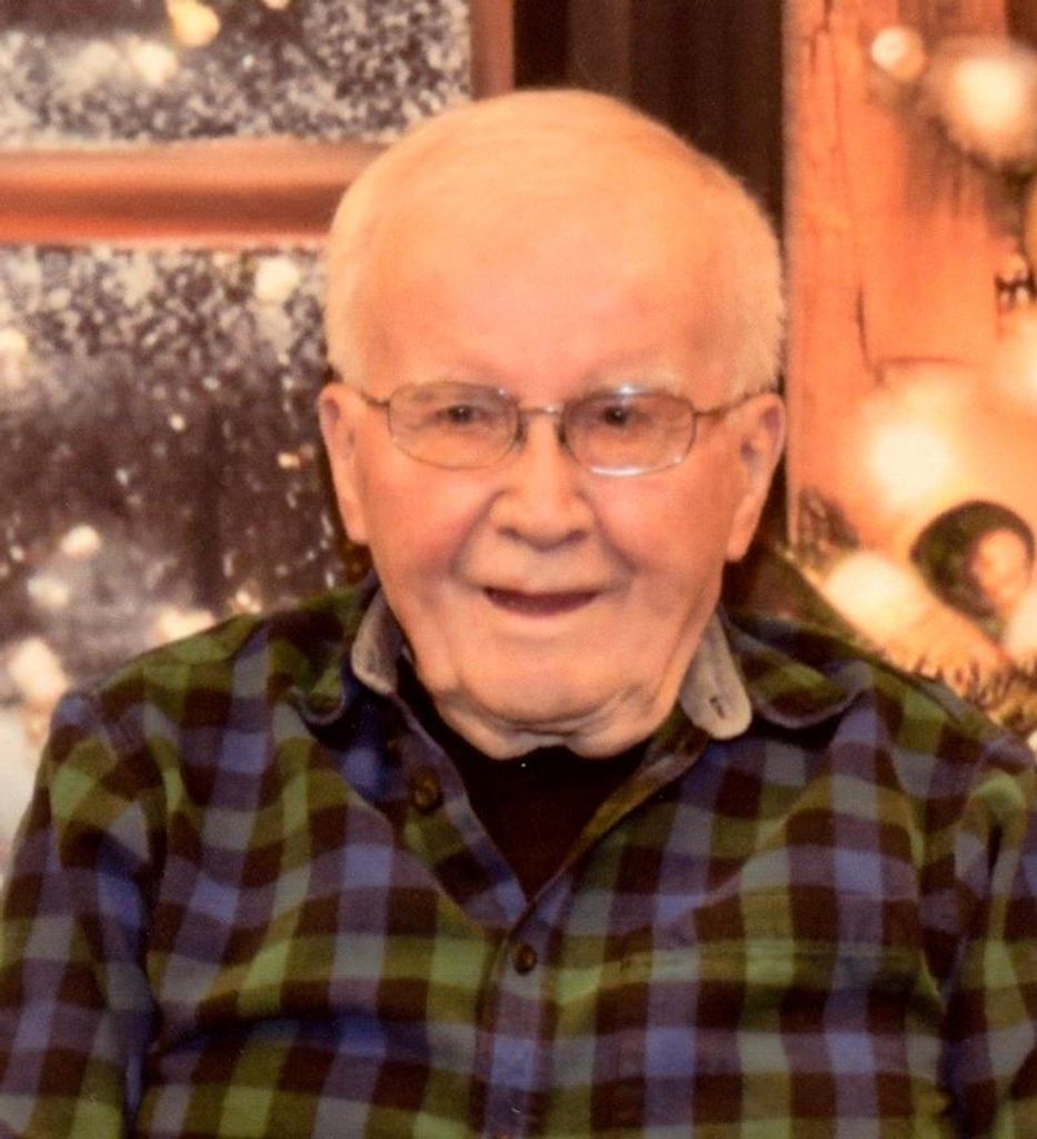 Julian Anton Slominski Profile Photo