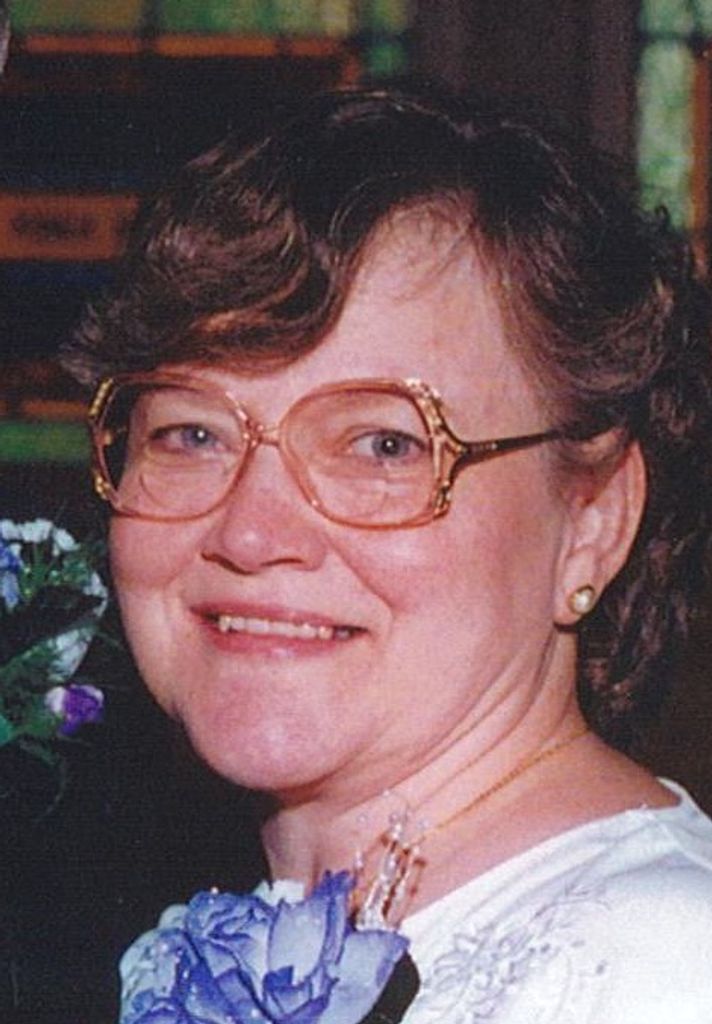 Linda (Hollis)  Norris