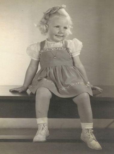 Charlene Swanson photo gallery thumbnail 4 of 7