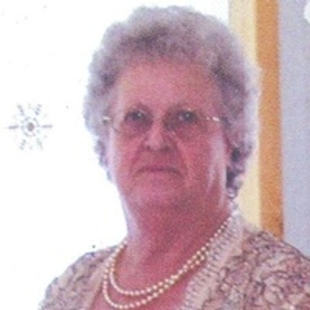 Phyllis J Hutchins