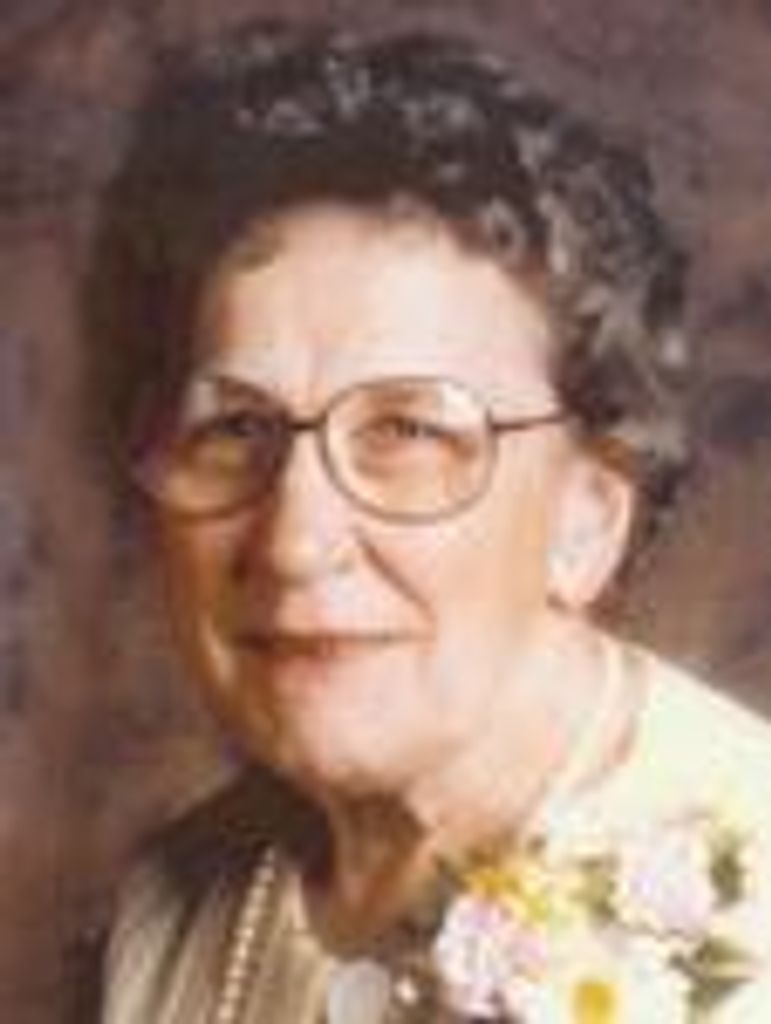 Lorraine Veronica Karlen