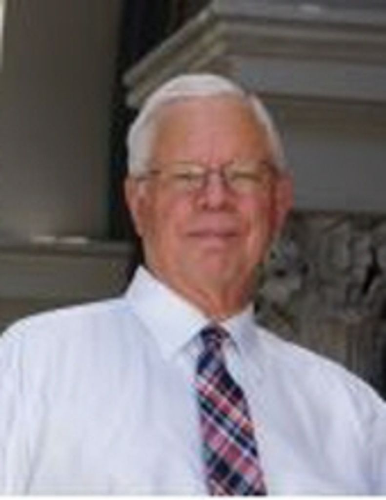 Lynn Hopkins Molzan