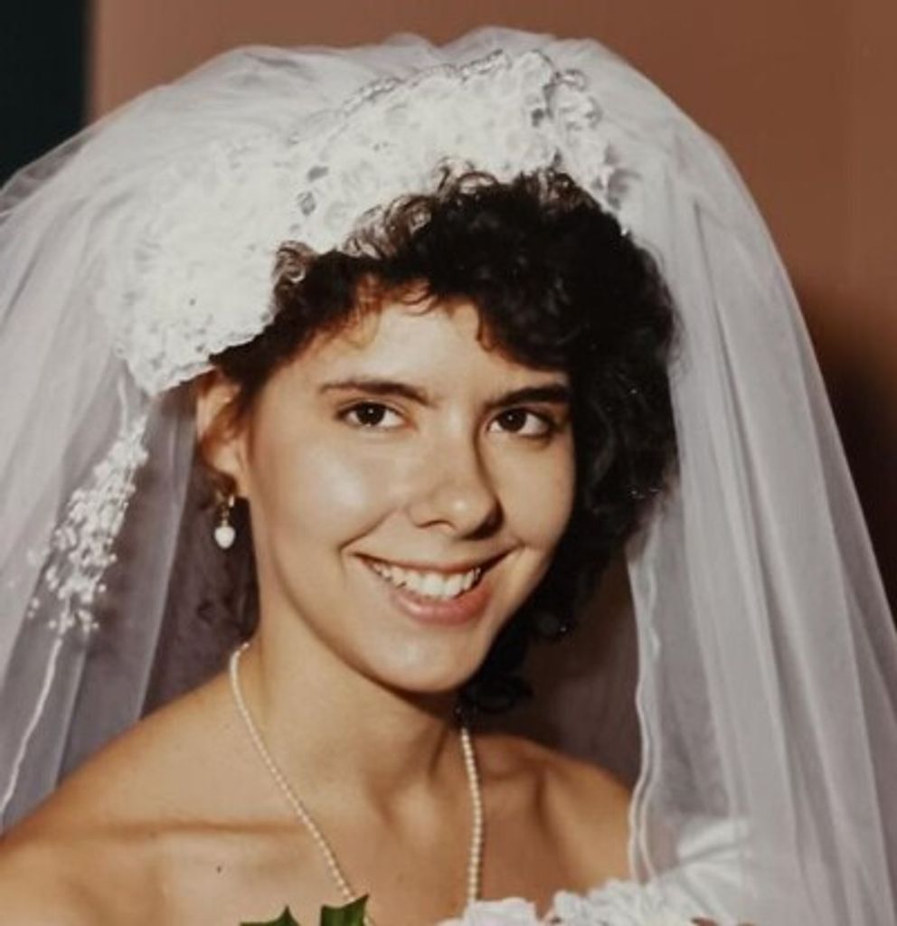 Gina Yzaguirre Profile Photo
