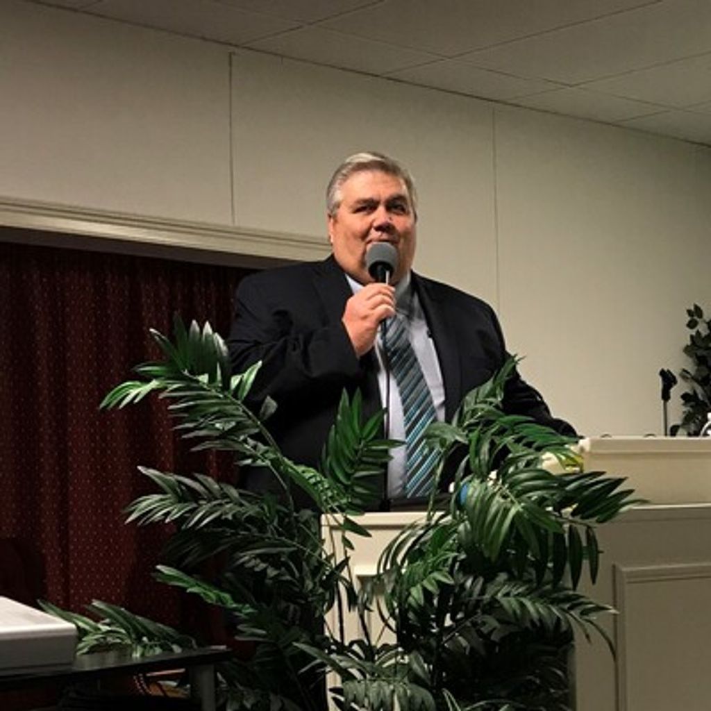 Rev. Robert Mccauley Profile Photo