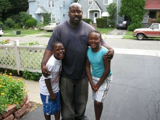 Terron Everton Brown photo gallery thumbnail 11 of 100
