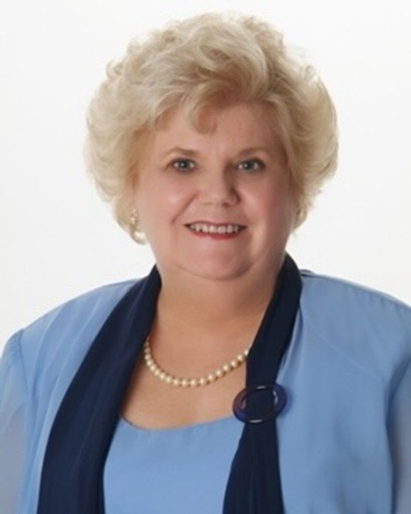 Nondis Lorine Chesnut Profile Photo