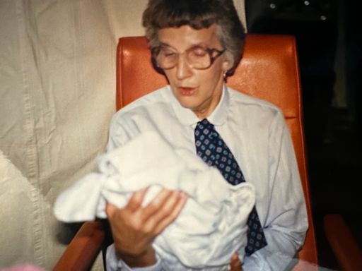 Dorothy Assink photo gallery thumbnail 250 of 303