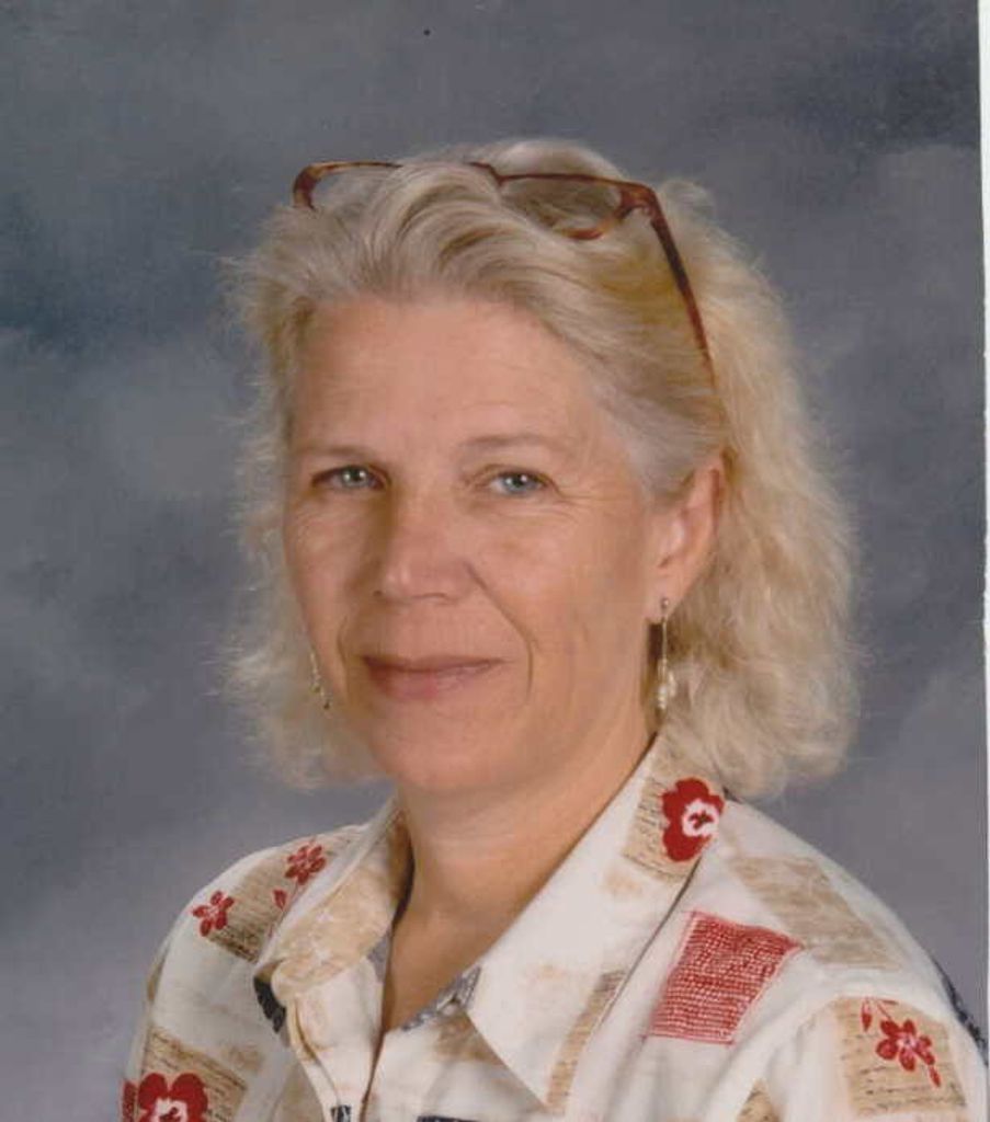 Tina L. (Reinhart)  Deprefontaine Profile Photo