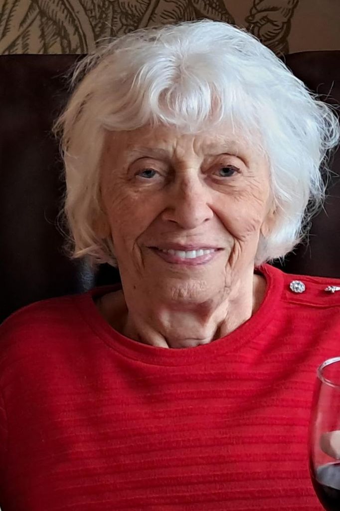 Betty Alzbeta "Betka" Holis Profile Photo