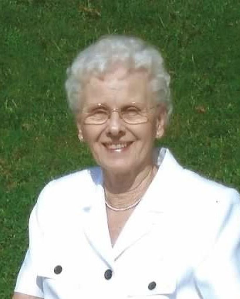 Clara Maguschak Profile Photo