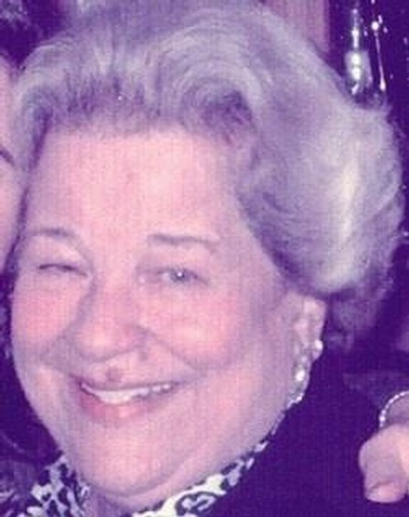 Esther Petrucelli Profile Photo