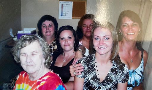 Linda Gail Borden Mcgee photo gallery thumbnail 55 of 74