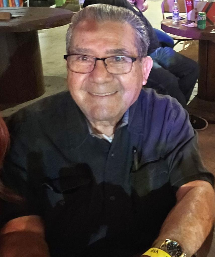 Roberto V. De Los Santos Profile Photo