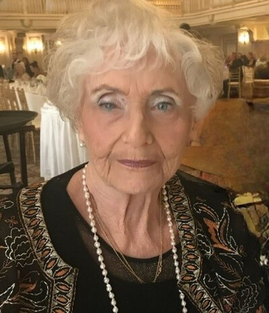 Carolyn Young Profile Photo