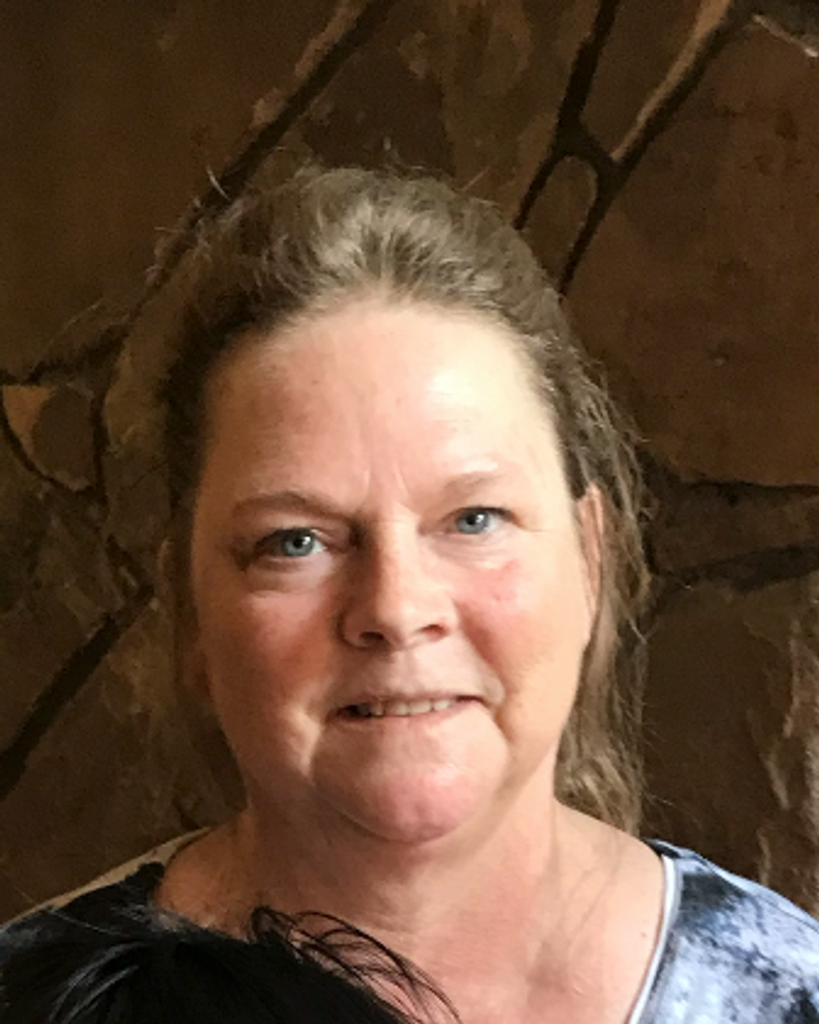 Lisa Elizabeth Hahn Profile Photo