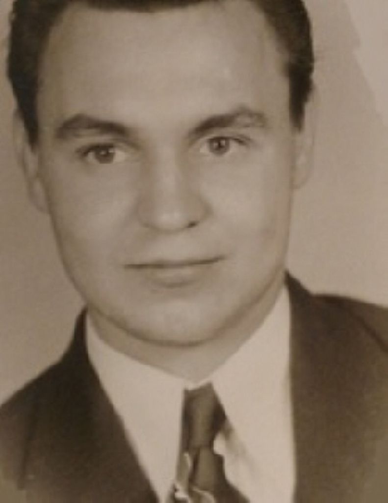 Walter R. Roe Profile Photo