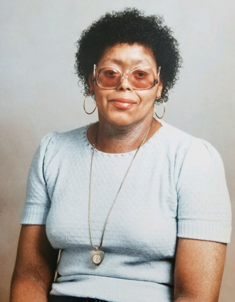 Lois Nunnally